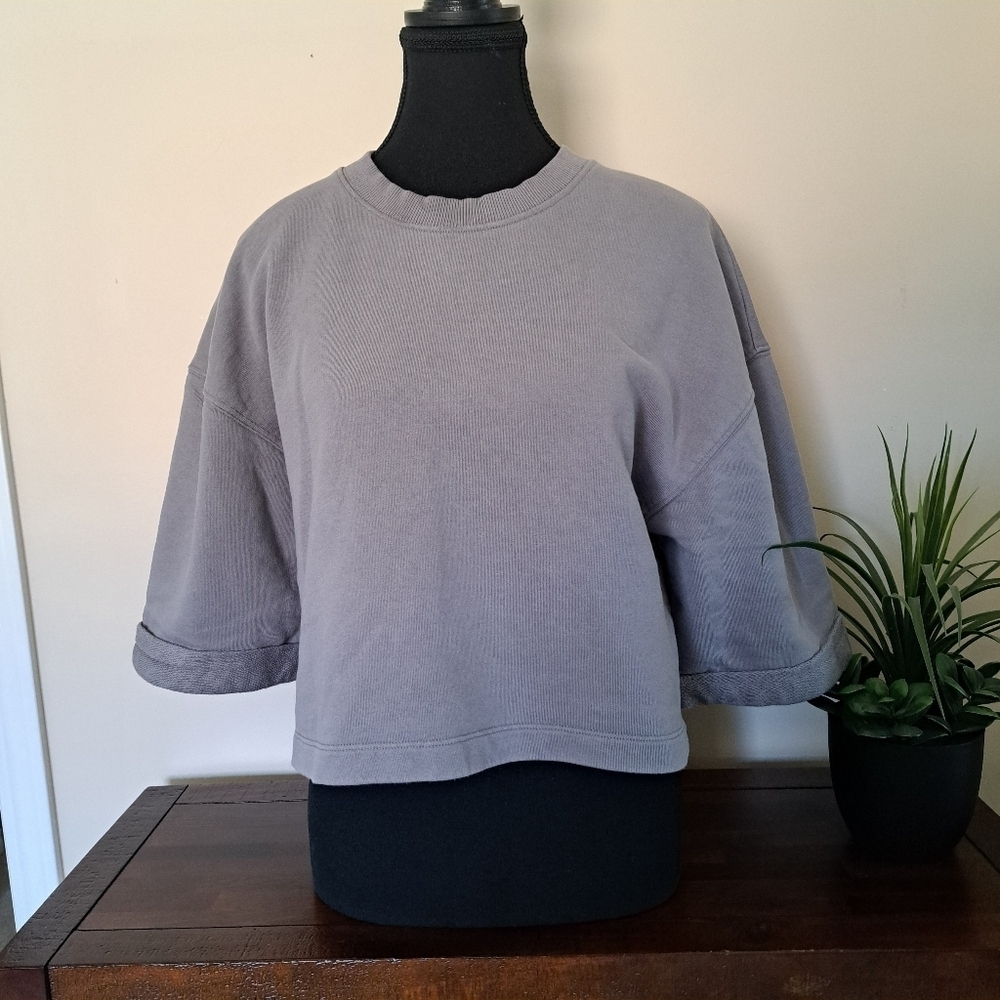 Zara Cropped Sweatshirt Size Medium Grey Crewneck Short Sleeved Casual